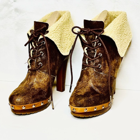 Michael Kors Lara Sherpa Cuffed Studded Platform Faux Shearling Bootie Heel - Picture 3 of 14